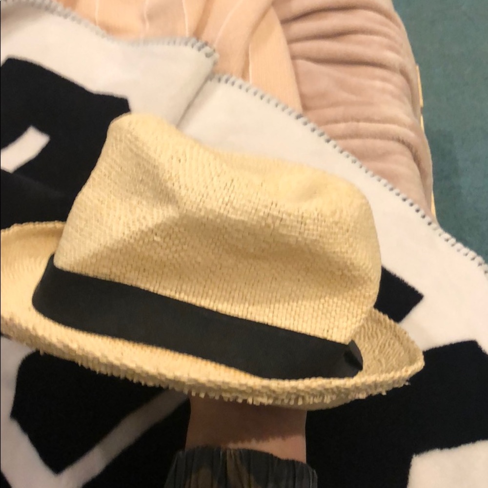 Beach hat only worn once